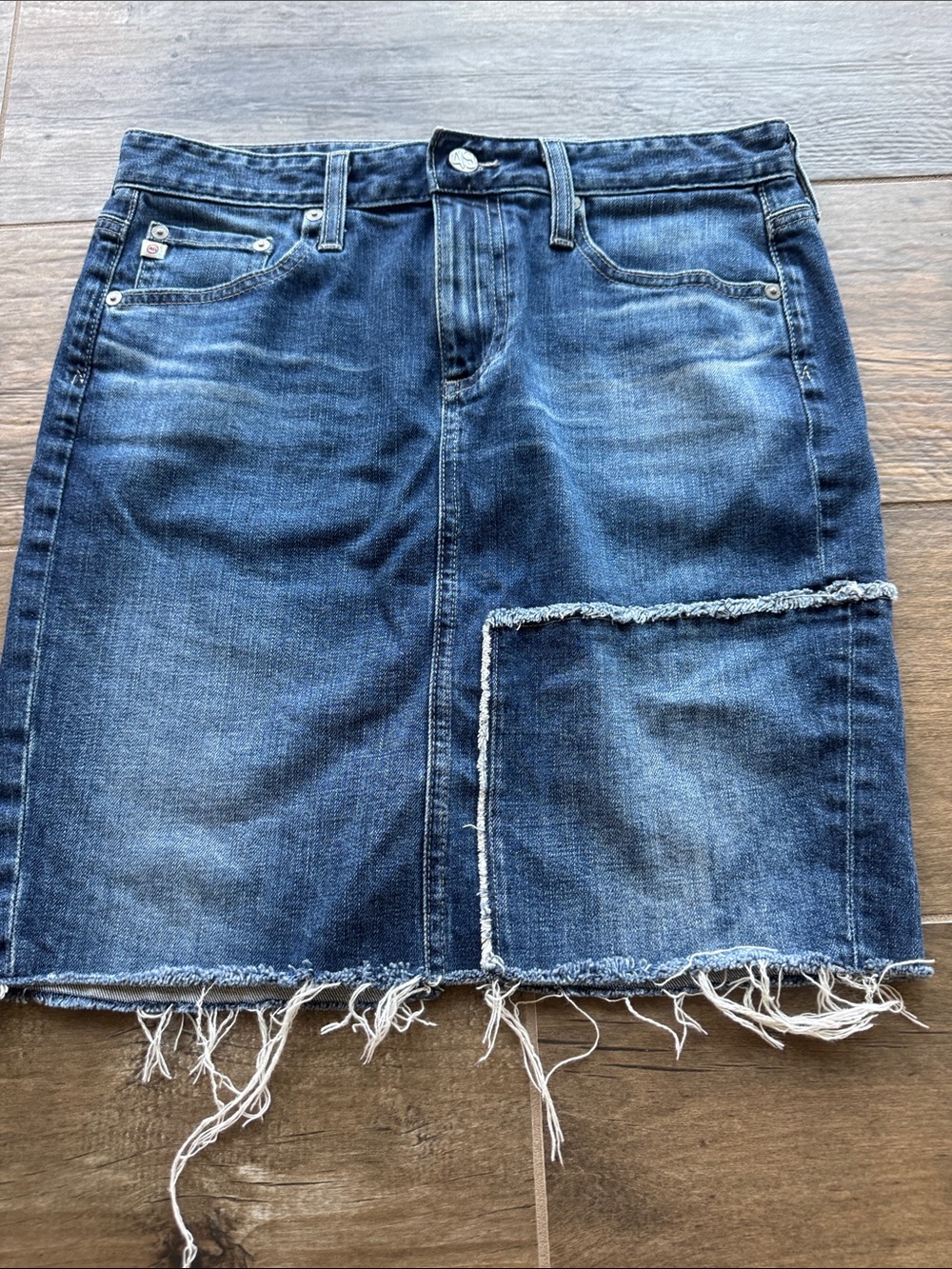 AG Very flattering stretchy Denim Frayed Hem Patchwork Skirt - Blue